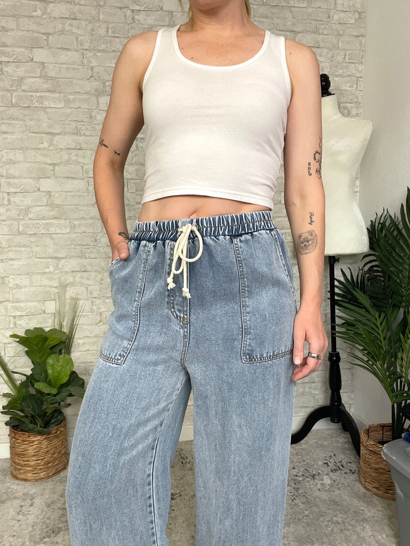 Yuma Wide Leg Jeans + Cream Tie
