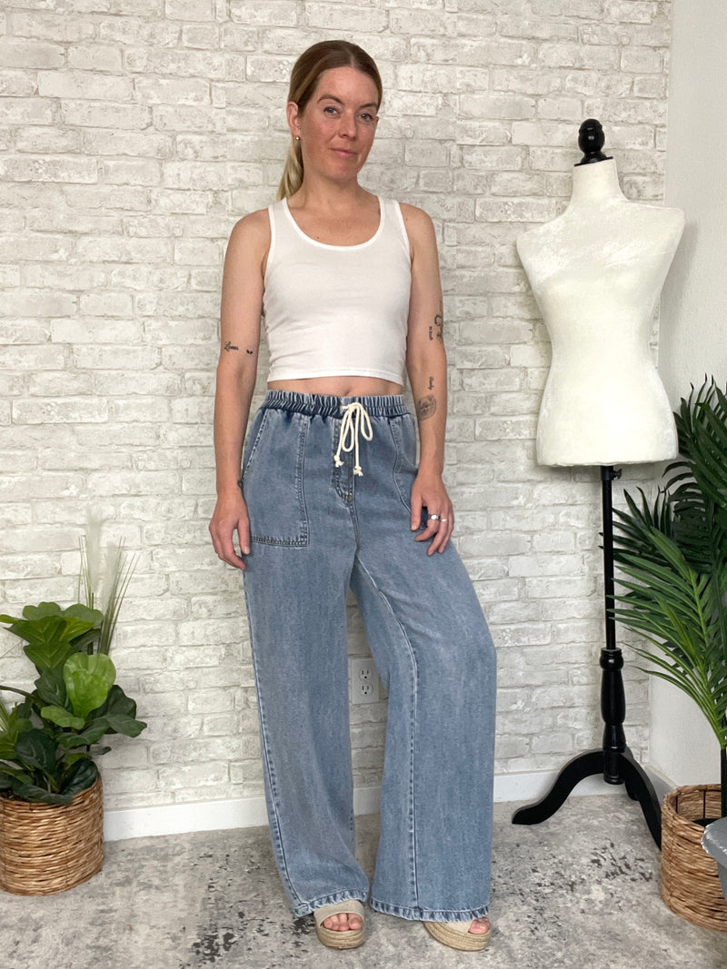 Yuma Wide Leg Jeans + Cream Tie