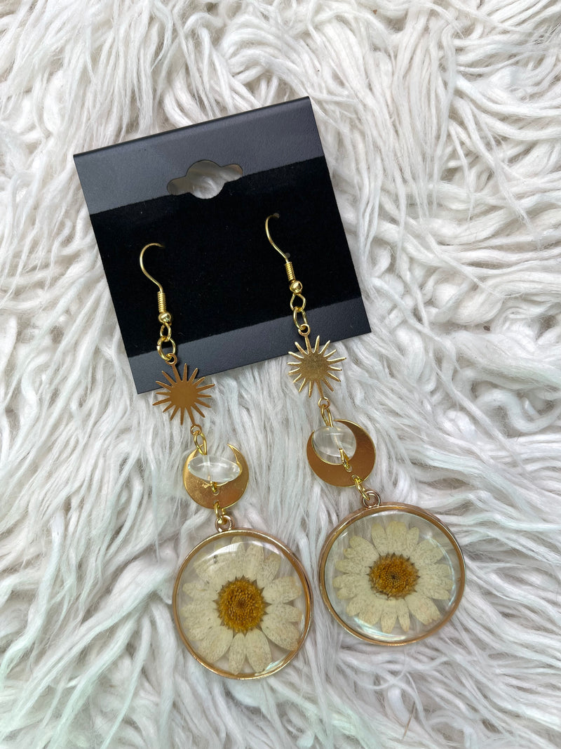 Pressed Flower Daisy Earring
