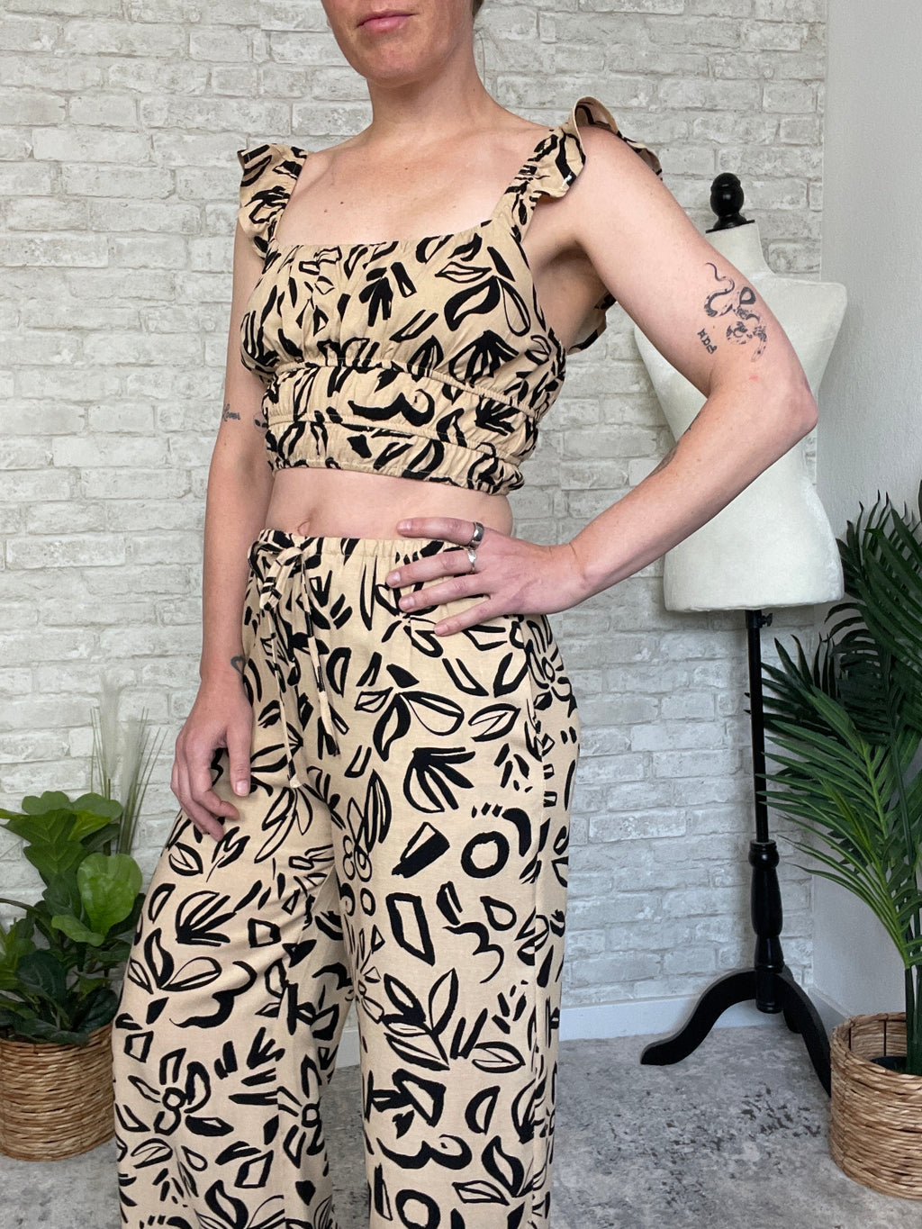 Thora Crop Top Abstract Khaki Print