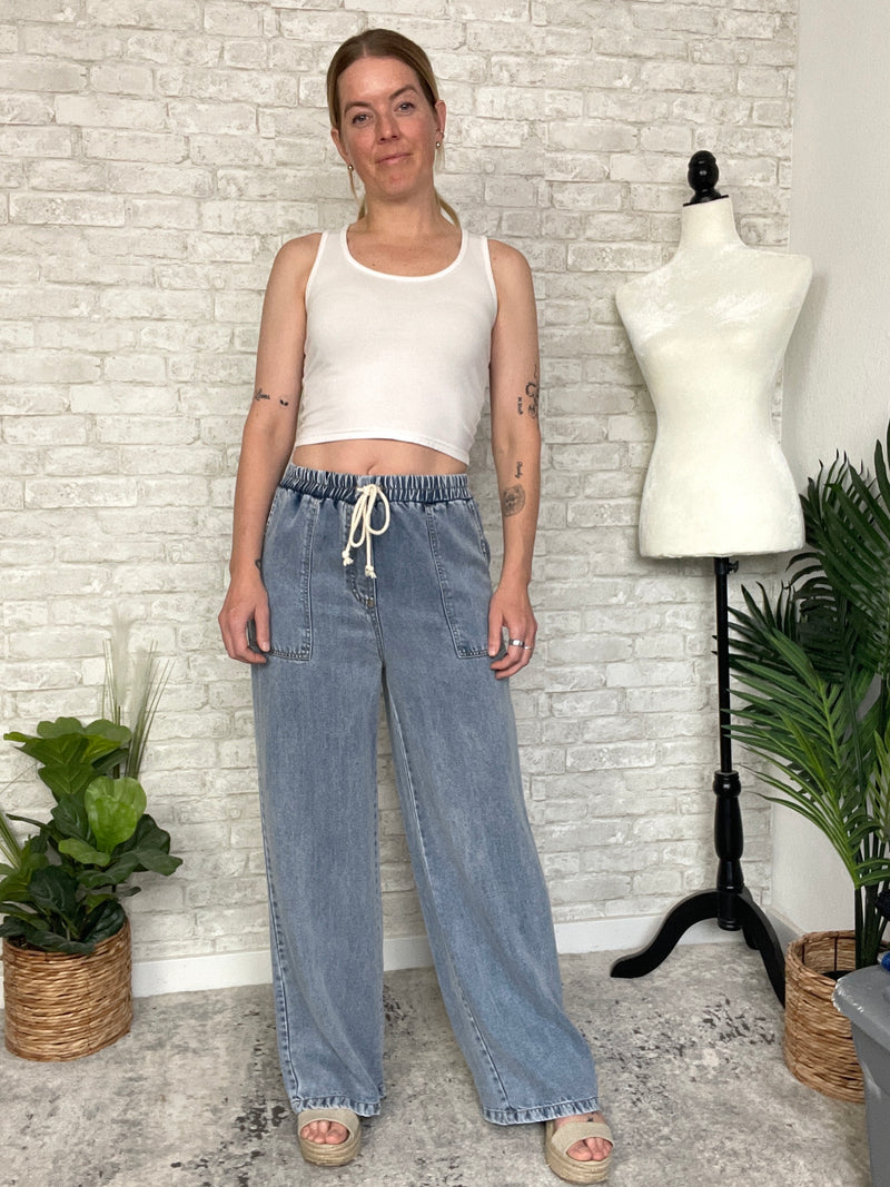Yuma Wide Leg Jeans + Cream Tie