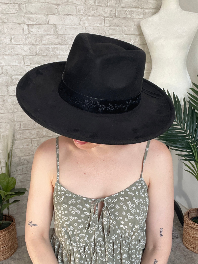 Noelle Wide Brim Hat Black
