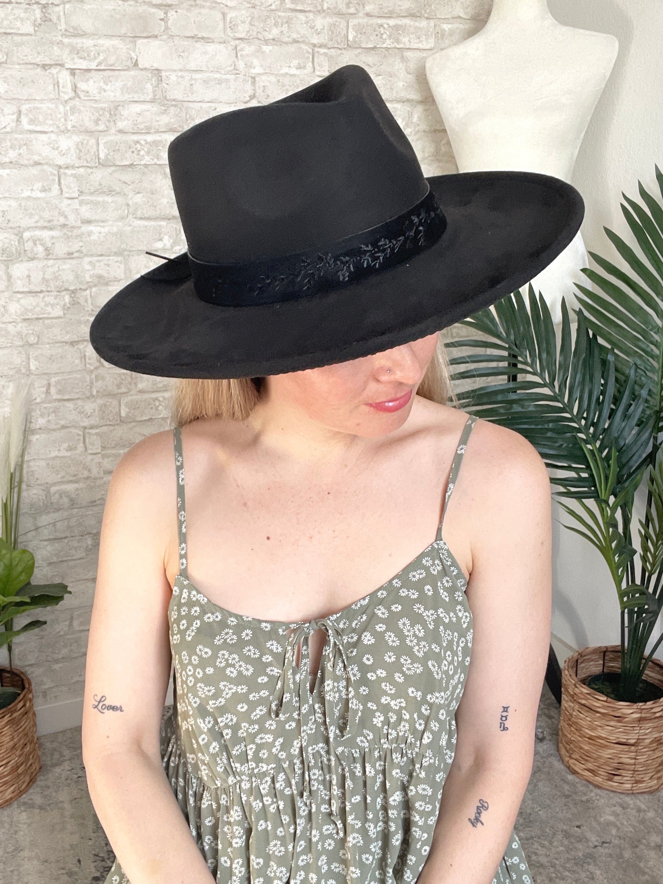 Wide Brim Hat – Electric Dream Boutique