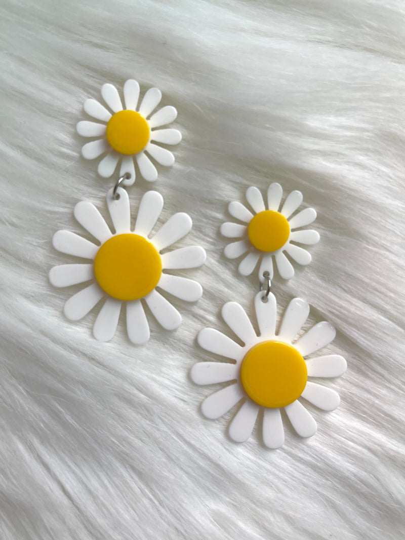 Double Daisy Acrylic Earrings White