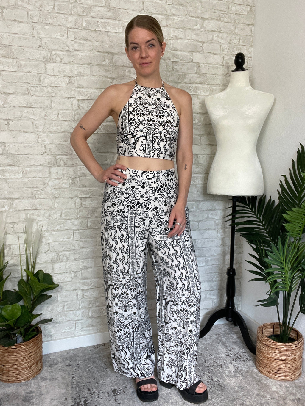 Pippa Black + White Set