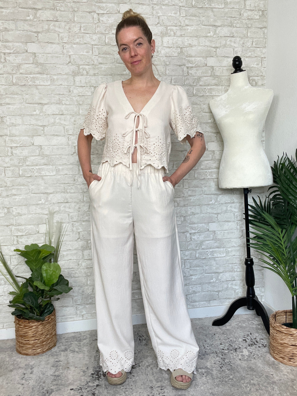 Catalina Eyelet Set Bottoms