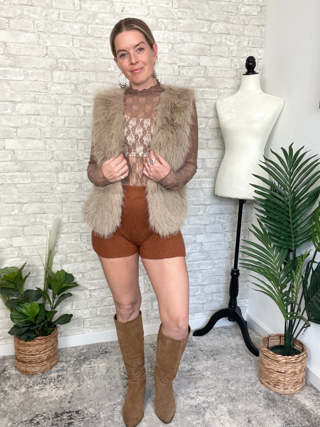 Rochelle Fuzzy Vest Taupe