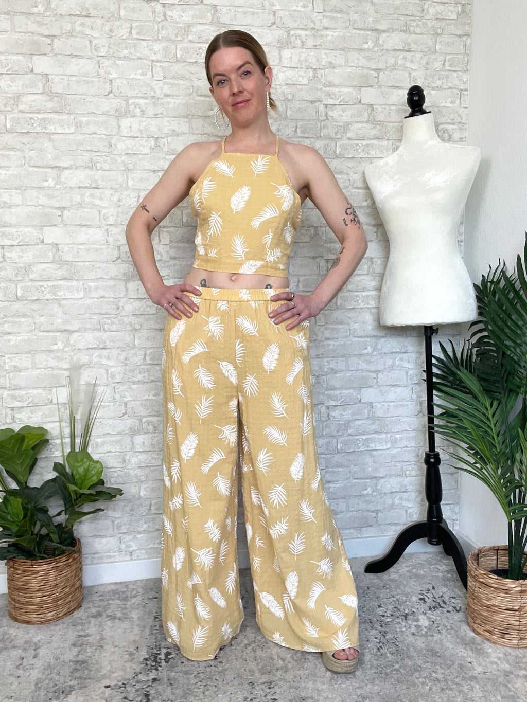 Susa Mellow Yellow Crop Top