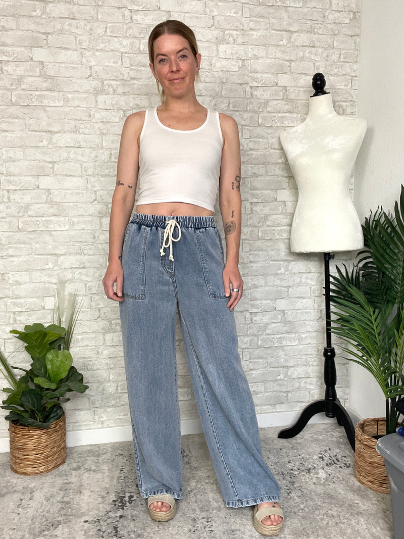 Yuma Wide Leg Jeans + Cream Tie