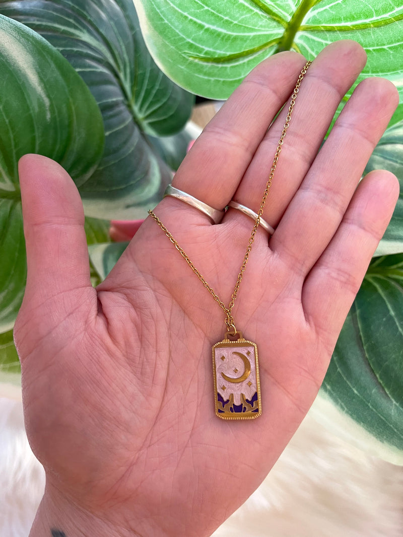 Howl @ The Moon Tarot Necklace Gold
