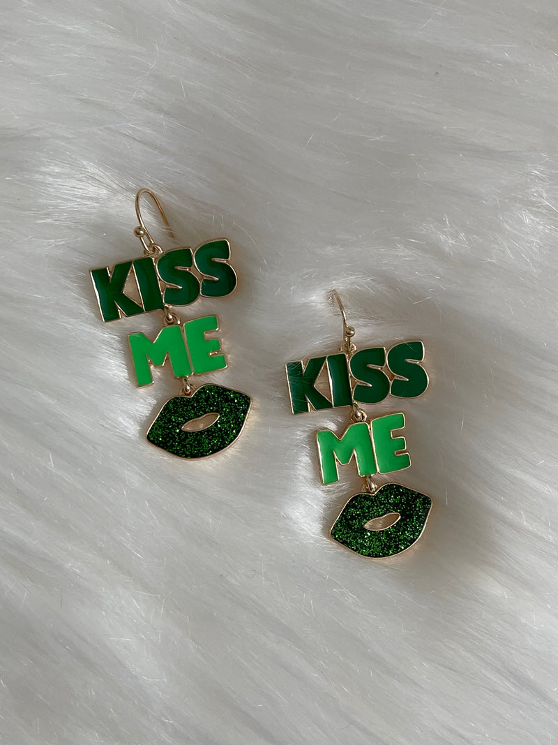 Kiss Me Earring