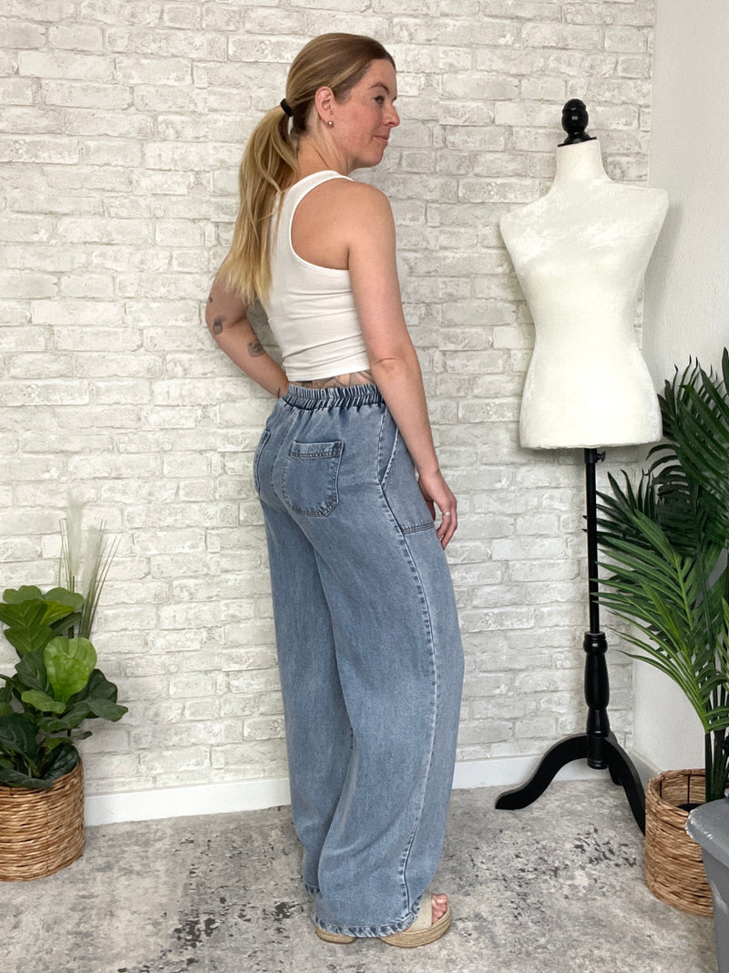 Yuma Wide Leg Jeans + Cream Tie