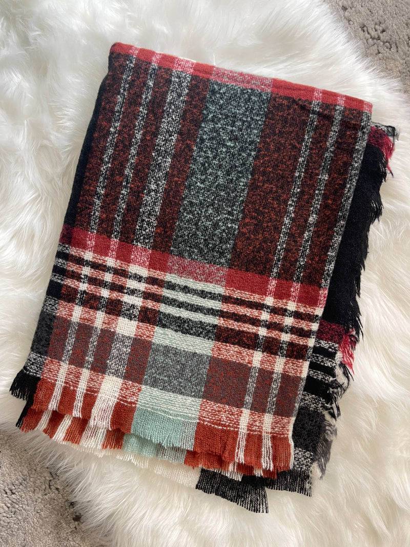Cuddle Up Scarf Black + Marooon