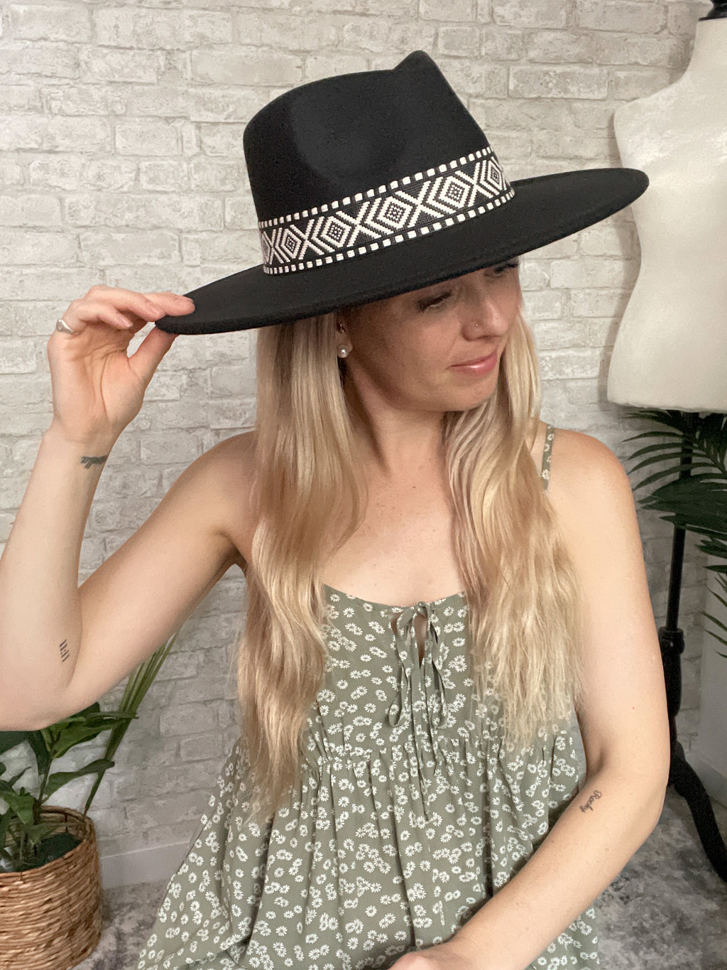 Taissa Hat Black