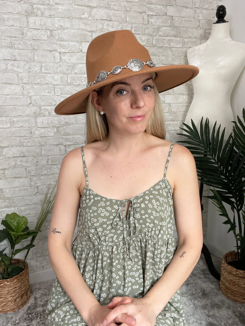 Sophia Wide Brim Chain Hat Camel